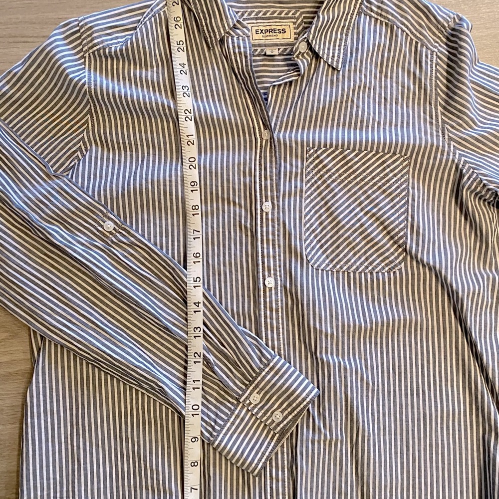 Express button up boyfriend shirt. Grey/White